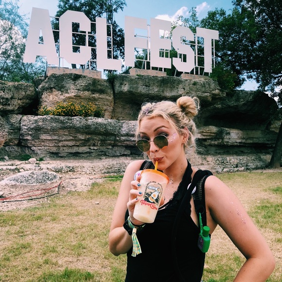 Meet your Posher, Taylor - Picture 5 of 7